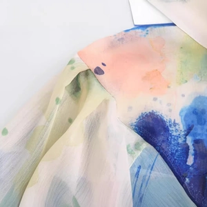 Σιφόν μπλούζα πεταλούδα με πολύχρωμο tie-dye ακουαρέλα σχέδιο και ελαφριά υφή