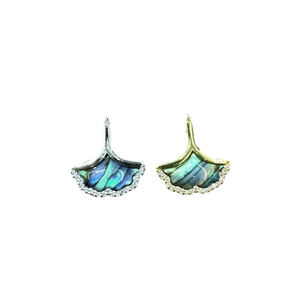 Exquisite 18k gold plated fan-shaped shell pendant with sparkling zircon micro-inlay