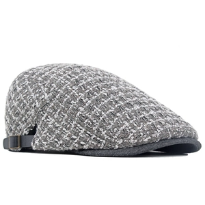 Cappello piatto classico in tweed grigio con cinturino in pelle e fibbia in bronzo