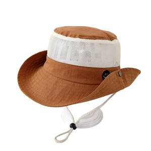 Sombrero de pescador infantil color caramelo con malla, parche sonrisa y cordón ajustable