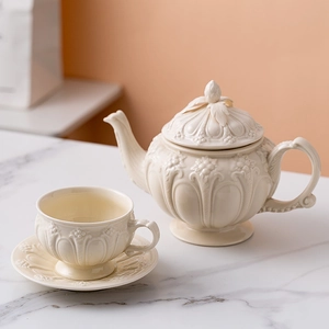 British Retro Court Style Embossed Ceramic Tea Kettle And Coffee Cup Saucer For Afternoon Tea Elegant Porcelain Home Cafe