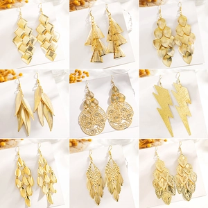 Boucles D'oreilles Bohèmes En Alliage Creux Vintage Multicouches Feuille Géométrique En Métal Avec Tige