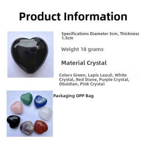 Detailed dimensions of 3cm heart-shaped natural stone crystal pendant showing 1.5cm thickness