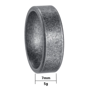 Bague vintage 7mm en acier inoxydable avec finition argent vieilli pour homme