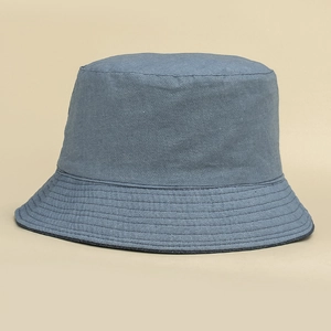 Chapeau bob en denim bleu élégant avec coutures renforcées pour la protection solaire