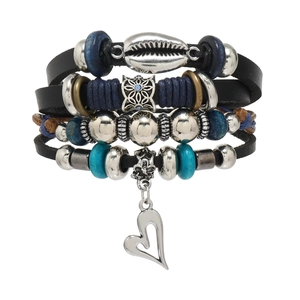 Mehrlagiges Boho-Lederarmband Set mit türkisfarbenen Perlen und Herzanhänger