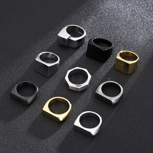 Anelli geometrici minimalisti in acciaio inossidabile da uomo in oro, argento, nero e canna