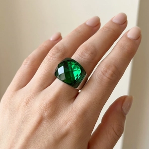 Retro stainless steel cocktail ring with large emerald green rectangular crystal stone