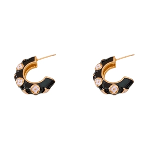 French retro C-shaped black enamel hoop earrings with white clover pattern for women