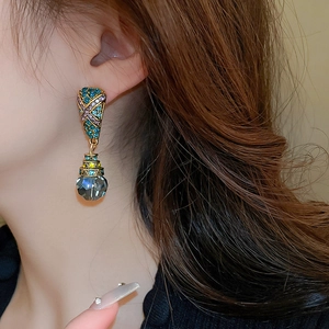 Boucles d'oreilles vintage françaises avec strass colorés et cristaux gris foncés