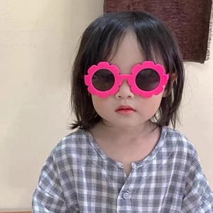 Pink sunflower round sunglasses for children featuring UV protection lenses and flower frames
