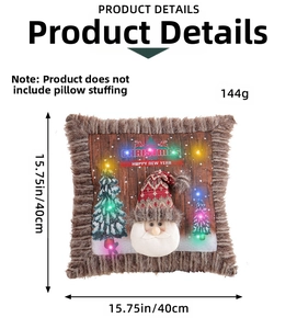 Dettaglio di una federa natalizia luminosa in peluche con dimensioni di 40 x 40 cm