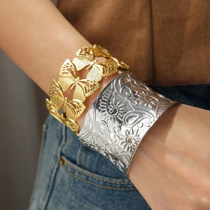 Vintage Metal Wide Open Cuff Bracelet Embossed Floral Paisley Pattern Bohemian Ethnic Style Adjustable Bangle For Women
