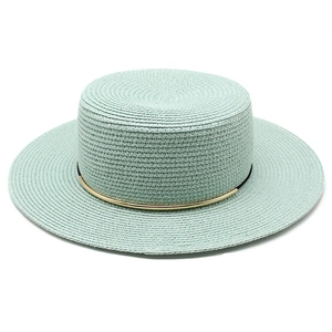 Cappello da sole verde erba a tesa larga per donna con decorazione ad anello d'oro