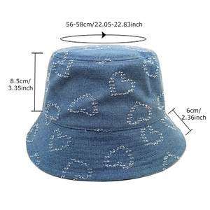 Blauer Fischerhut aus Denim mit weißen Herzen und einstellbarer Größe 56-58cm