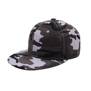 Detailed side view of a high-quality camouflage flat-brimmed outdoor baseball cap for men.