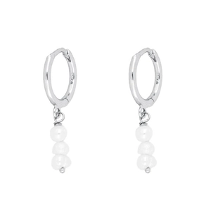 Detailed close-up of S925 sterling silver hoop earrings with triple hanging white pearls
