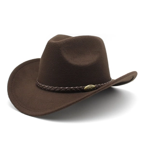 Cappello da cowboy classico in feltro marrone con fascia in pelle e stemma di toro