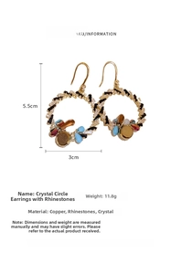 Vue détaillée des boucles d'oreilles en cristal avec dimensions et matériaux en cuivre