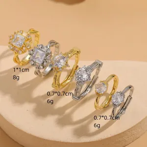 Bagues de mariage géométriques plaquées or 14K avec pierres de zircon blanc étincelantes
