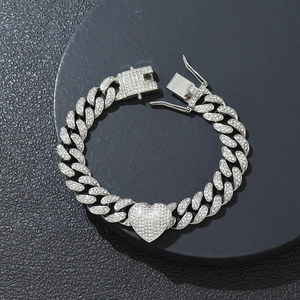 Bracciale a catena cubana con ciondolo a cuore argento e strass scintillanti