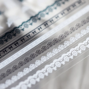 Adesivi opachi per unghie stile pizzo con motivi floreali in nero, bianco e verde