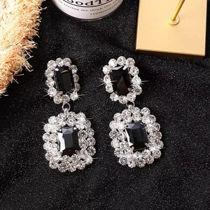 Orecchini a sospensione quadrati neri geometrici con cristalli e montatura in argento