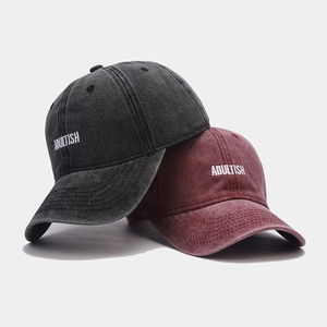 Casquette de baseball en coton lavé avec broderie ADULTISH en anthracite et bordeaux