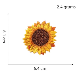 Detailed size specifications for a 6.4cm wide sunflower embroidered patch with 2.4g weight