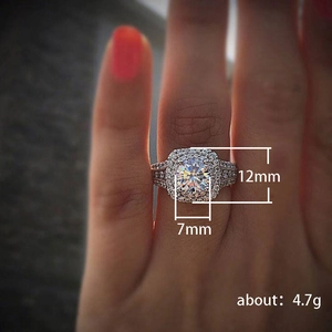 Elegante zilverkleurige dubbellaagse zirkonia ring voor dames met ronde hoofdsteen