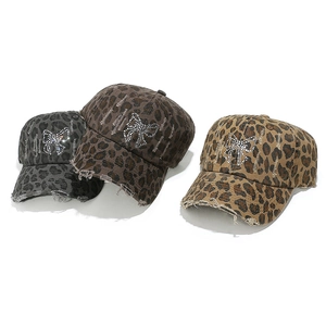 Casquettes de baseball léopard usées avec nœuds en strass en trois couleurs vintage