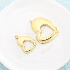 Pendentifs cœur évidé polis en finition dorée pour bijoux en deux tailles