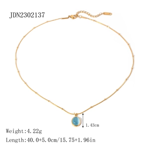 Detail of 18K gold stainless steel chain with tiger eye pendant and size dimensions