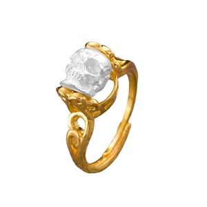 Gothische schedelring in goud en zilver met vintage bloemengravures en details