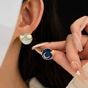 Vintage Emaille-Ohrstecker in Blau und Gold mit Sonne und Mond Motiv für Damen