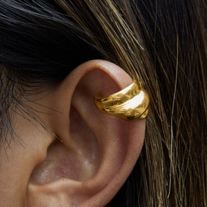Polished 18k gold plated stainless steel ear cuff for women with elegant wavy design