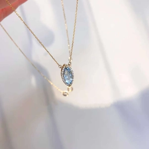 Luxueux collier en argent S925 avec zircon bleu mer marquise et chaîne dorée