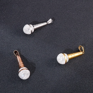 Ciondoli a microfono hip-hop in oro, argento e oro rosa con cristalli scintillanti