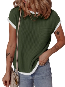 T-shirt pour femme en tricot côtelé vert foncé avec col contrasté blanc et poche