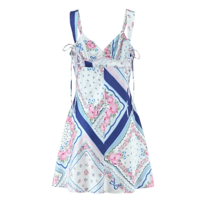 Mini robe à bretelles en satin à fleurs, panneaux bleu et rose avec col en V