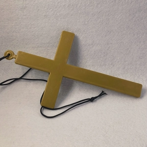 Pendente a croce da sacerdote dorato in plastica con cordino per costumi di Halloween