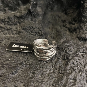Minimalist S925 silver irregular multi-layer open ring with lava texture on rock