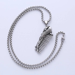 Collana con ciondolo a pettine in acciaio inossidabile retrò e finitura argento antico