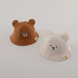 Chapeau bob pour bébé avec oreilles d'ours 3D et broderie d'animaux en beige et marron