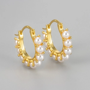Minimalist gold-plated hoop earrings with multi-pearl inlay for a vintage luxury style