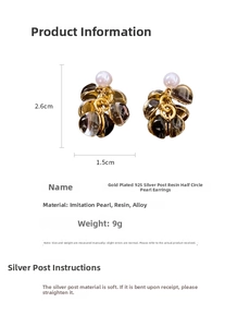 Vue détaillée montrant les dimensions et le poids des boucles d'oreilles en résine