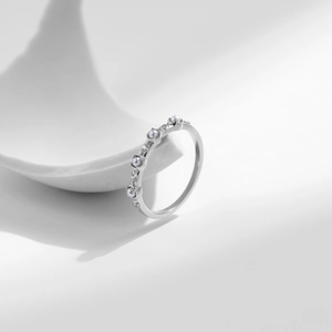 Bague élégante en argent sterling S925 avec perles blanches et pierres de zircone