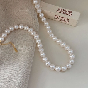 Minimalist 925 sterling silver 10mm crystal pearl necklace with golden metal clasp link