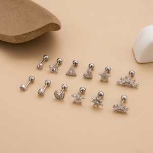 Pendientes de acero inoxidable con circonitas en formas de estrella y de corazón