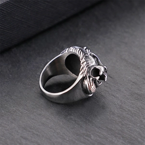 Vintage oxidierter Löwenkopf-Ring aus gegossenem Edelstahl für Herren im Biker-Stil